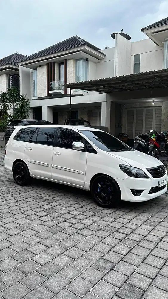 Innova putih G diesel matic 2012