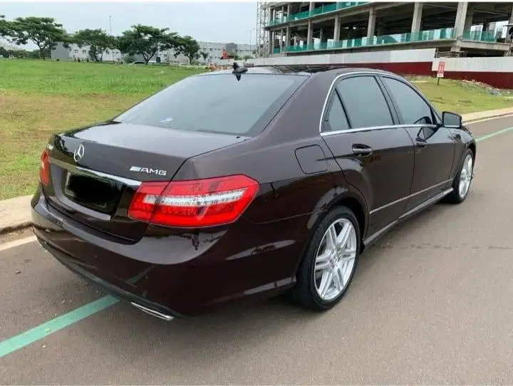 Dijual: Mercedes-Benz E500 3.0 AMG Bensin-AT (2010)