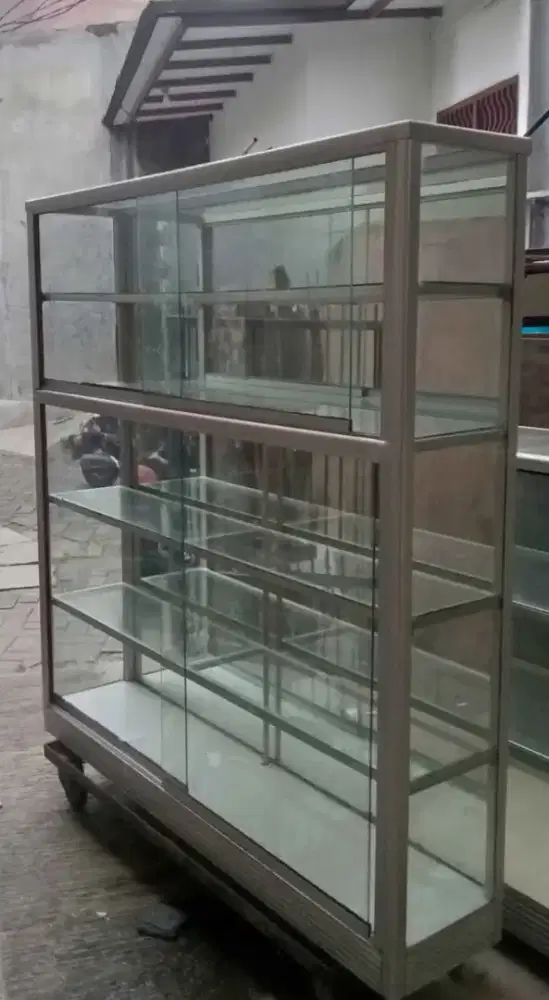 Etalase bekas tinggi