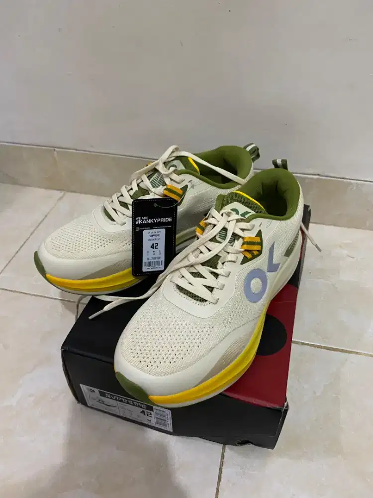 sepatu running kanky cloud cream uk 42 (27cm)