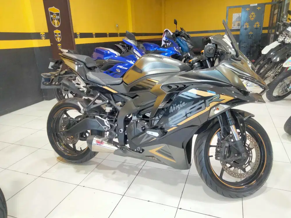 All new ZX 250abs 2022 exlusive