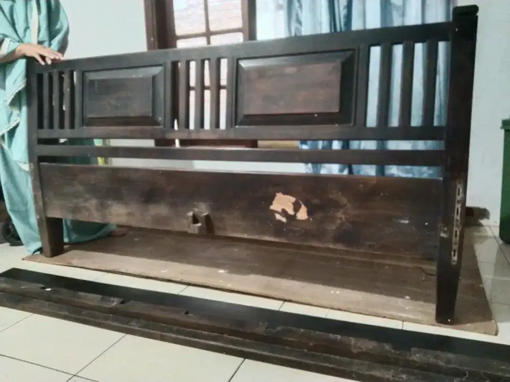 Jual murah tempat tidur kayu keras