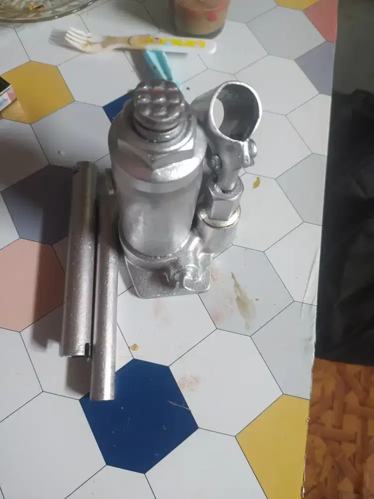 dongkrak botol bekas normal