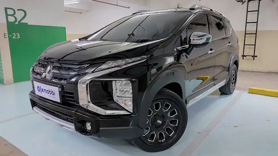 TDP 13JT Mitsubishi Xpander 1.5 Cross Bensin-MT Hitam 2022