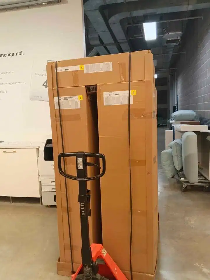 Sofa 3 Seat L IKEA HYLTARP warna krem, baru belum di buka