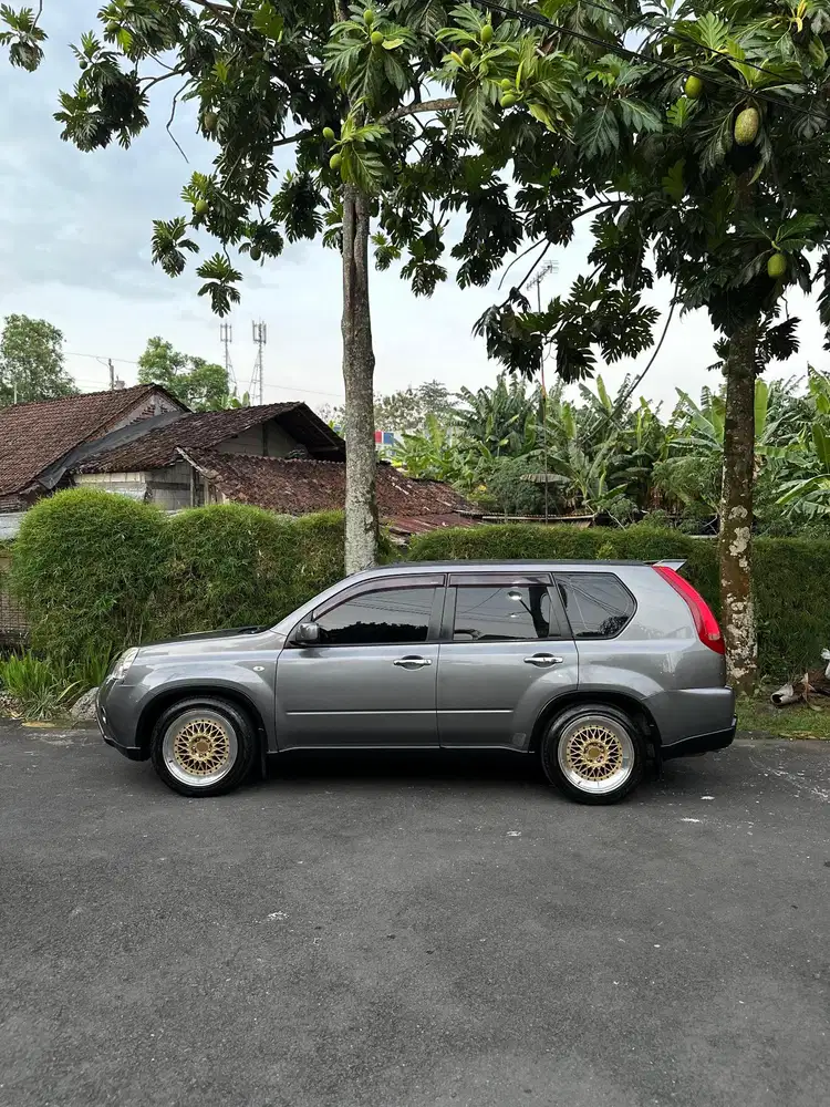 Nissan X-Trail 2012 Bensin