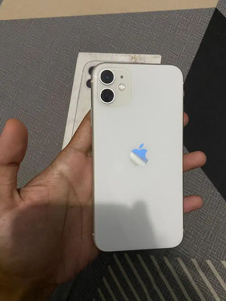 iphone 11 64gb indosat&tri only