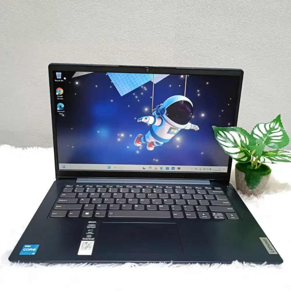 LENOVO IDEAPAD SLIM 3 CORE I3 1215U RAM 8GB SSD 256GB LAYAR 14.0 FHD