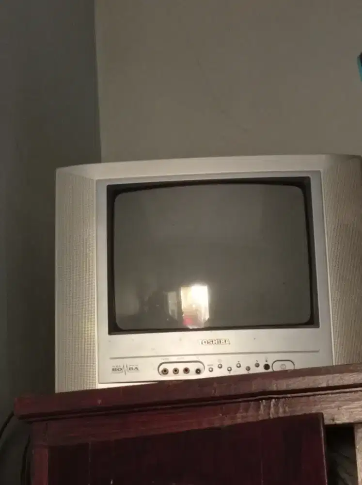 Tv tabung 14 satu set dengan booster dan antena