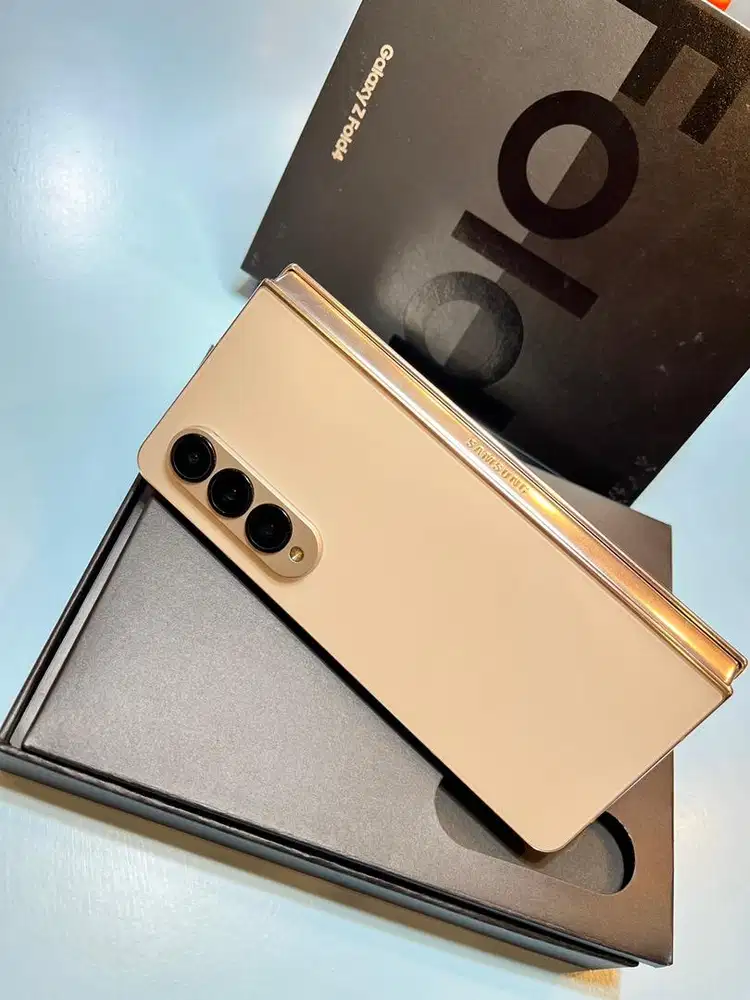 Samsung Z Fold 4 ram 12 internal 512Gb