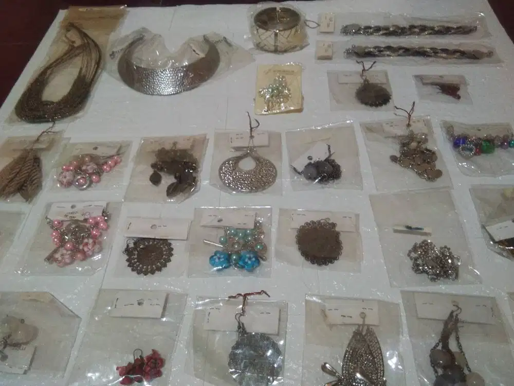 JUAL BORONGAN/SATUAN AKSESORIS KEREN