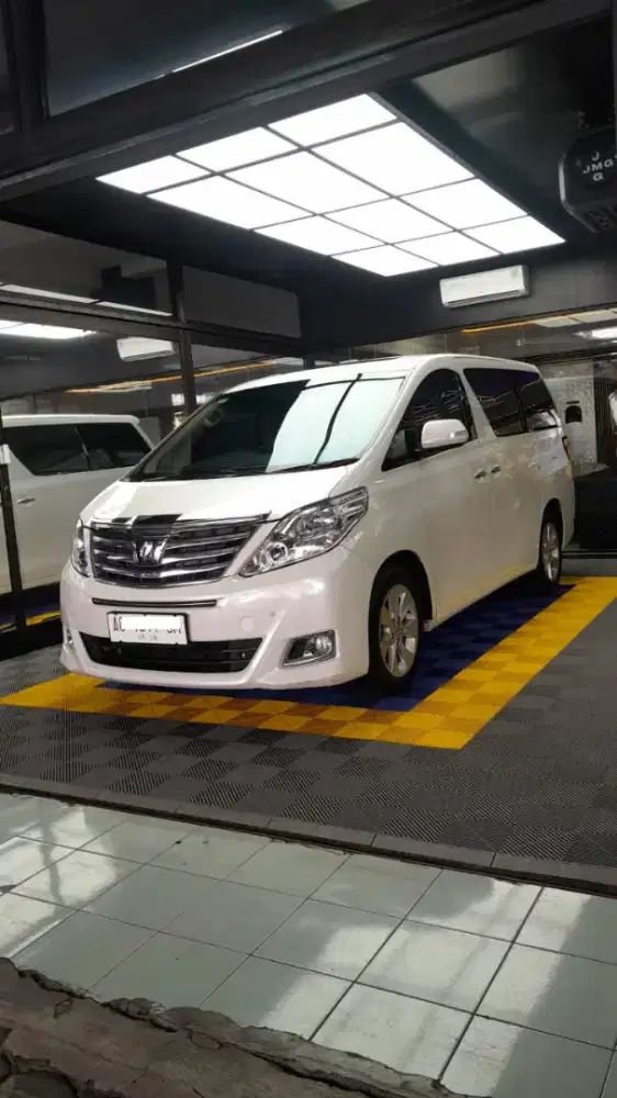 Alphard G ATPM pilot seat