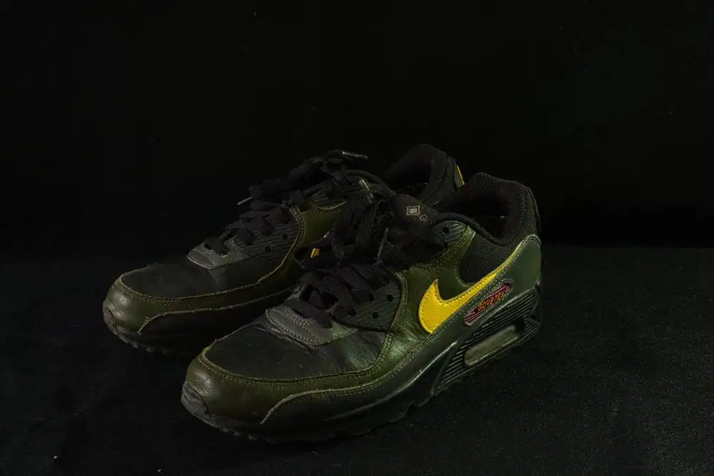 Nike Air Max 90 Gore-Tex Yellow Swoosh