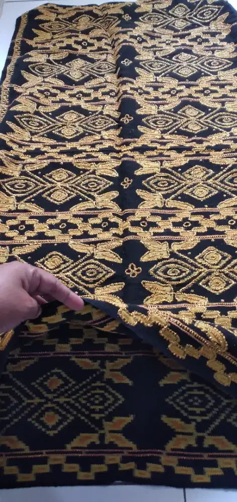 Sarung tenun khas NTT