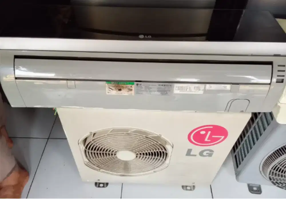 AC LG SECOND OUTDOOR DAN INDOOR 1/2 pk