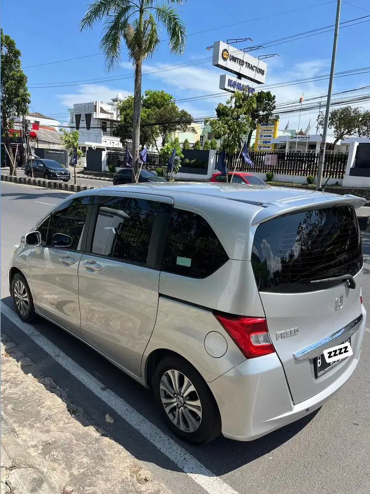 Honda Freed 2012 Tipe tertinggi Psd Low KM