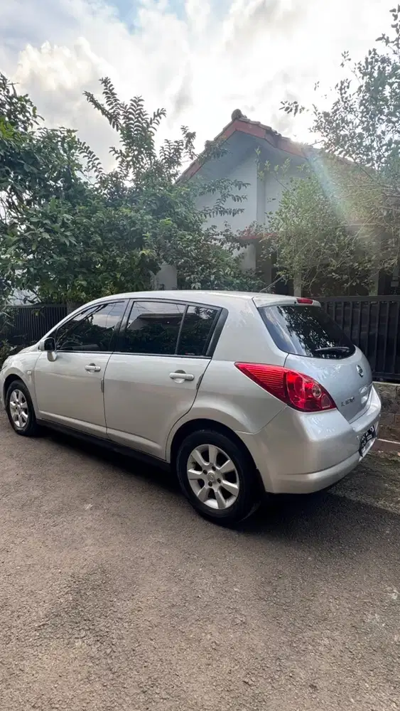 Nissan Latio 1.8 2009 Akhir (Matic)