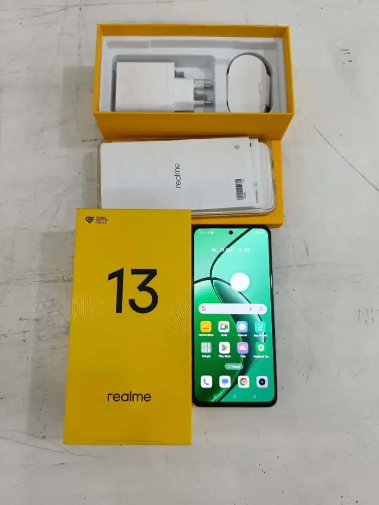 Dijual Seken Rasa Baru HP gaming
Realme 13 (8+8/256 GB). Fullset. Box.