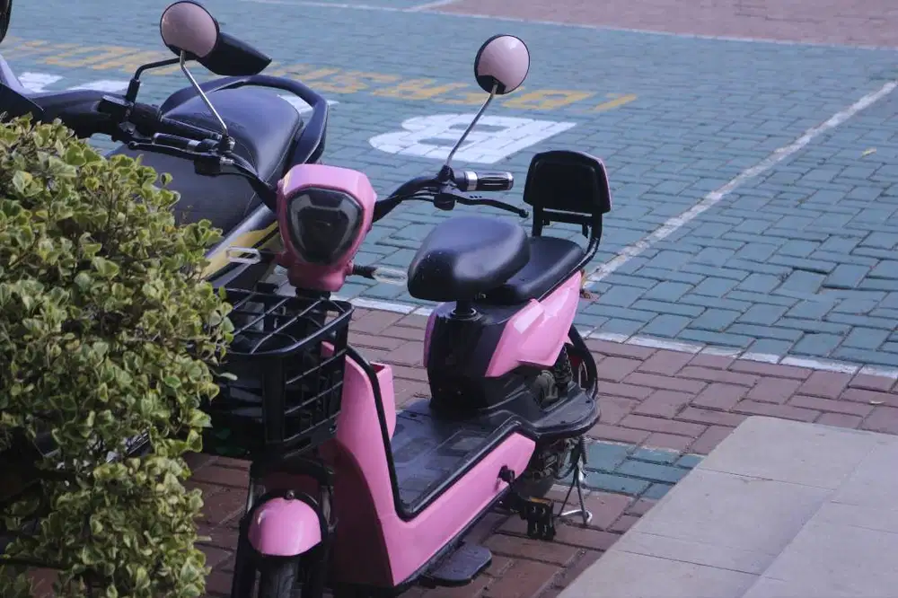 dijual cepat, pemakaian kurleb 1 tahunan, jarak tempuh 15km, lengkap