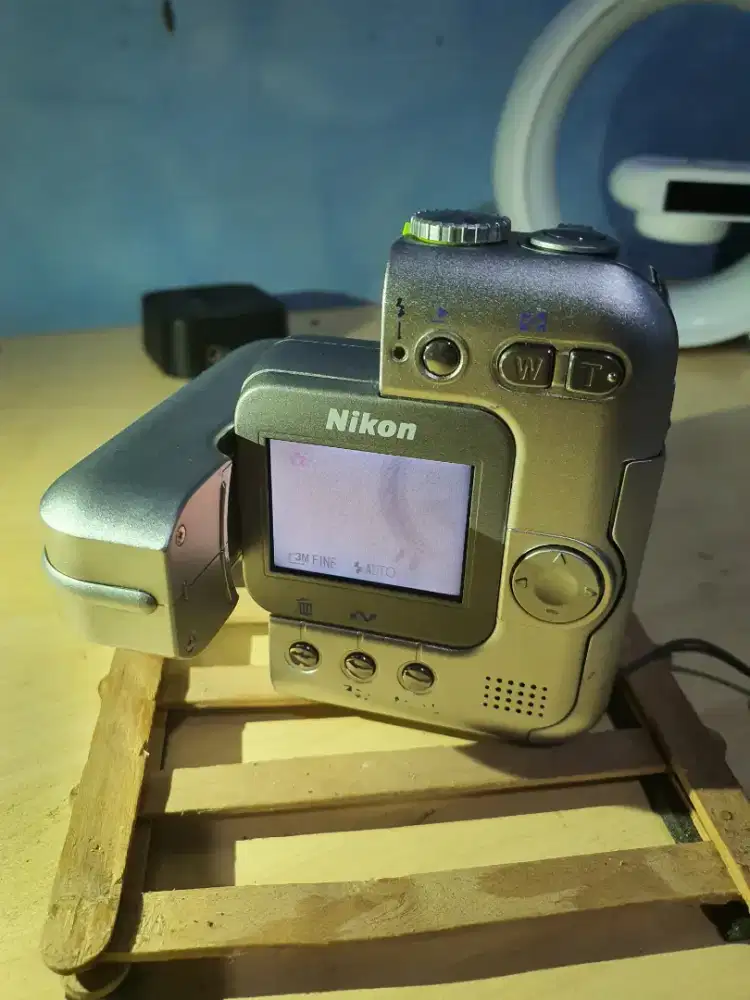 Digital Camera Nikon Coolpix SQ (Rare)