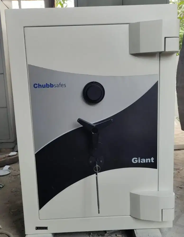 Brankas merk Chubb  type Giant