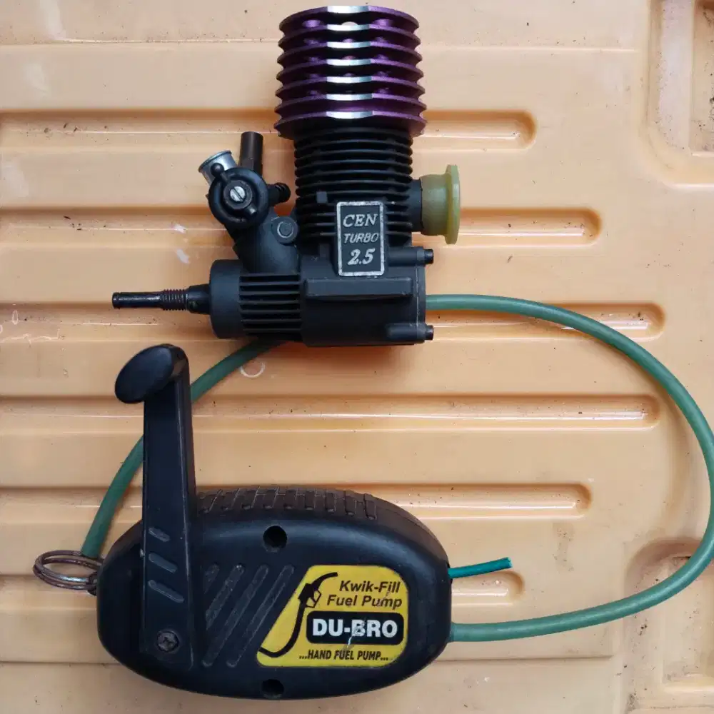 Engine RC Nitro CEN Turbo 2.5
& 
Du-Ero kwik fuel Pump