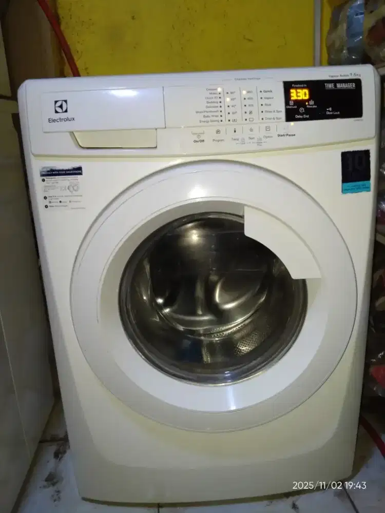 Mesin cuci Electrolux front loading