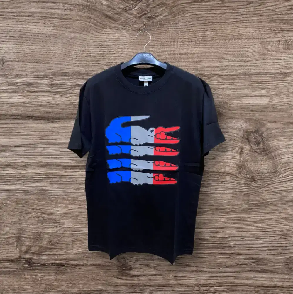 T-shirt motif buaya batik