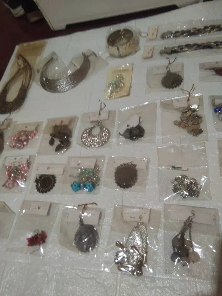 JUAL AKSESORIS KEREN BORONGAN UNTUK KOLEKSI