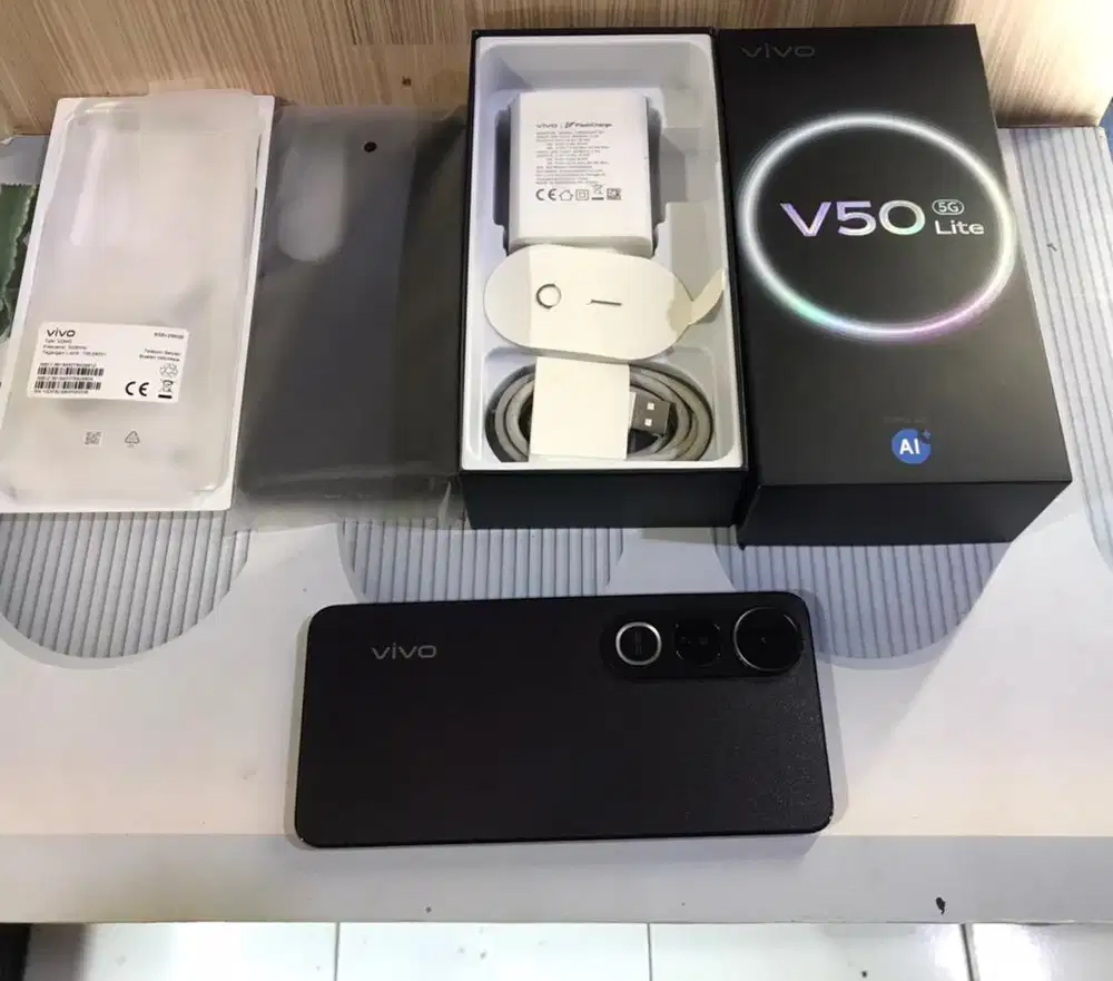Vivo V50lite 5G 8/256 Full ori Garansi ON
