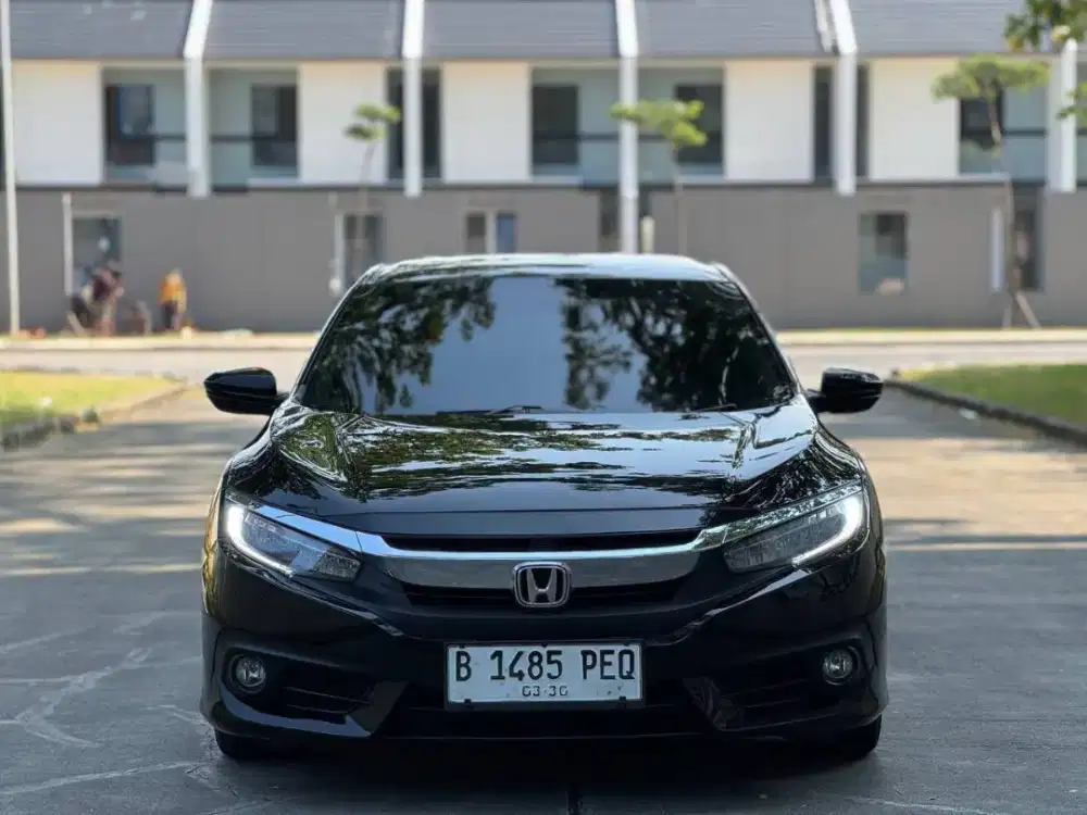 Honda Civic 1.5 Turbo ES AT Hitam 2018  SIAP PAKAI