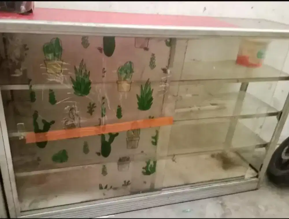 Etalase second minus