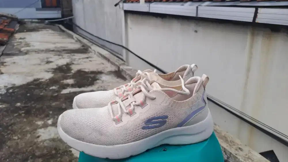 SKECHERS DYNAMIGHT 2.0 SECOND WANITA