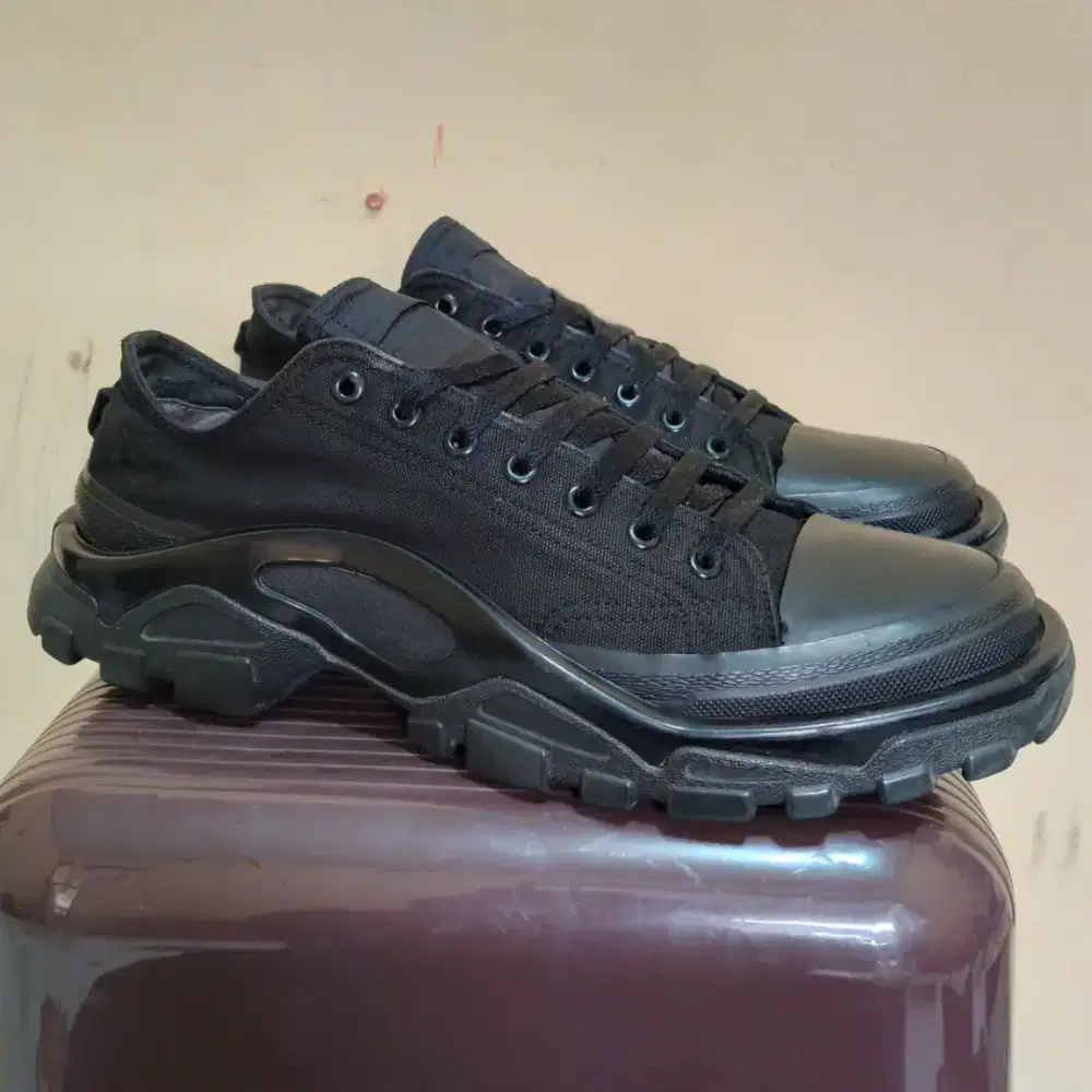 Adidas x raf simons B22526 (US10/CM28)