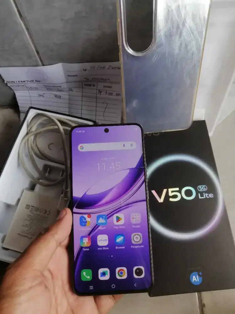 Vivo V50 lite 5G ram 8+8/256gb fullset garansi 7bulan