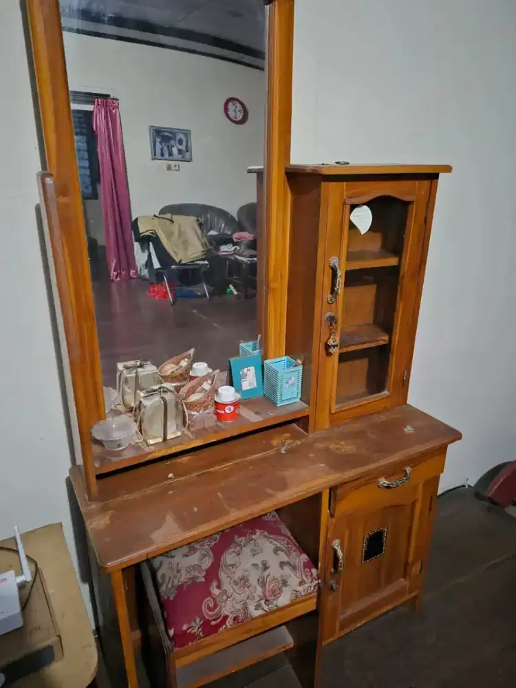 Meja Rias Kursi