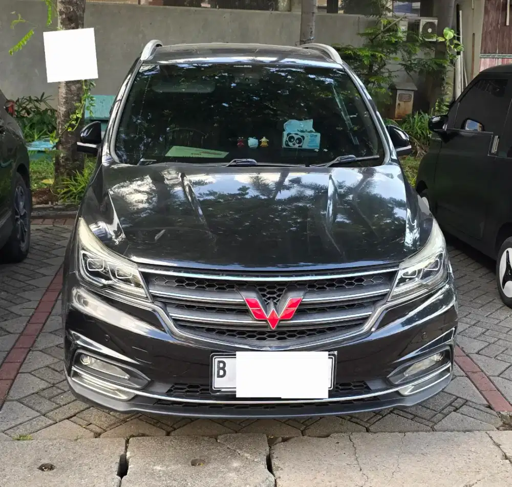 Mobil wuling cortez 1.8 L Lux amt
