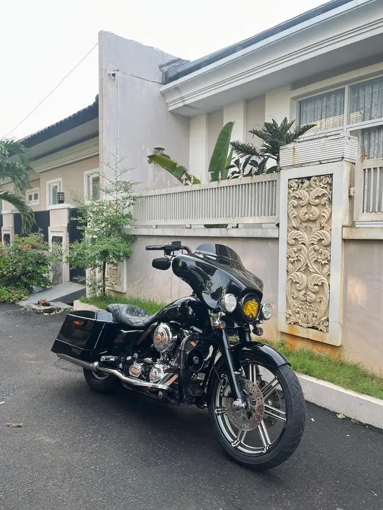 HARLEY DAVIDSON STREET GLIDE FLHX