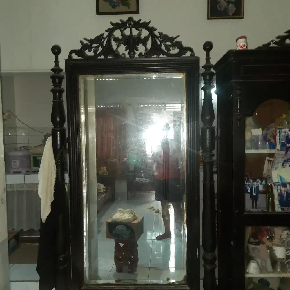 Cermin Kayu Jati Tua Antik