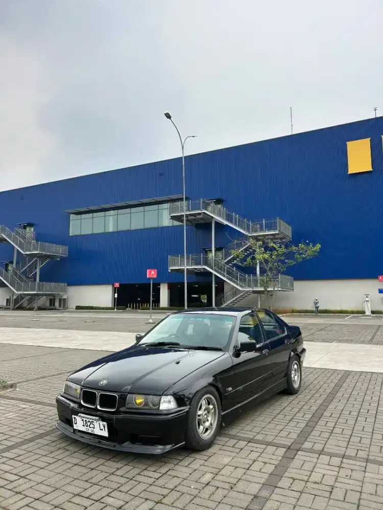 BMW 320i 1994 Bensin