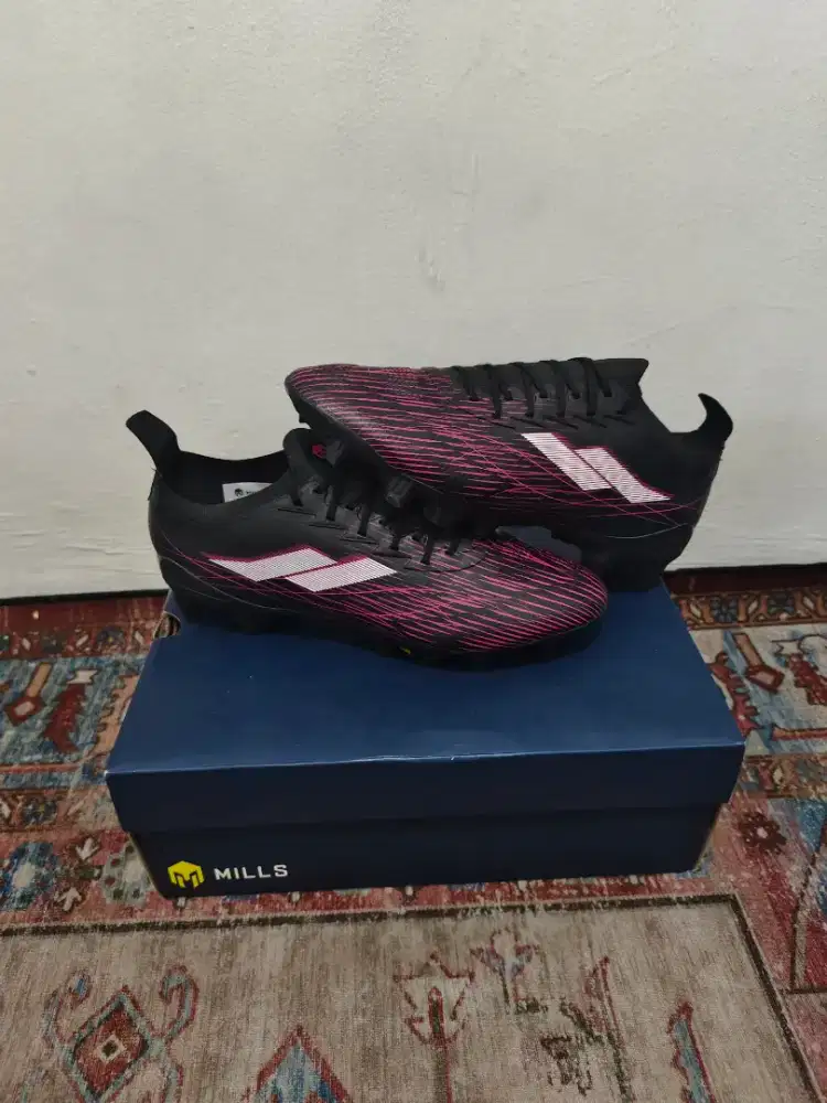 sepatu bola mills xyclops radiance fg mizuno ortuseight specs nike