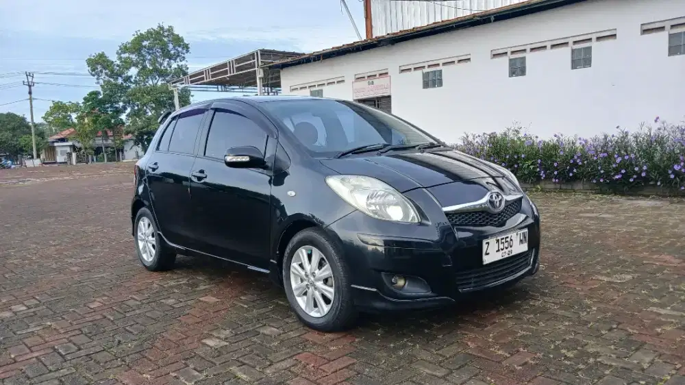 Yaris E 2012 Manual