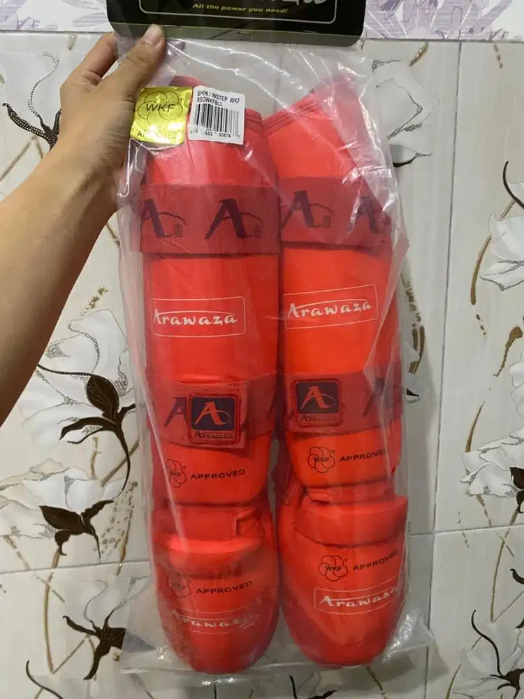 SHIN GUARD & INSTEP GUARD ARAWAZA WKF APPROVED (AKA/RED)