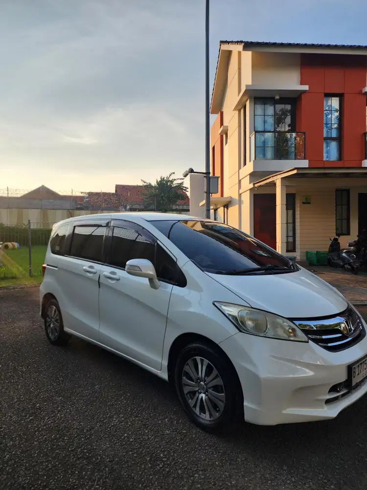 Honda Freed E PSD 2012