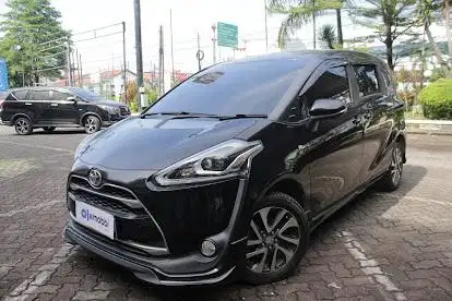 Pajak Panjang - Toyota Sienta 1.5 Q Bensin-AT 2017