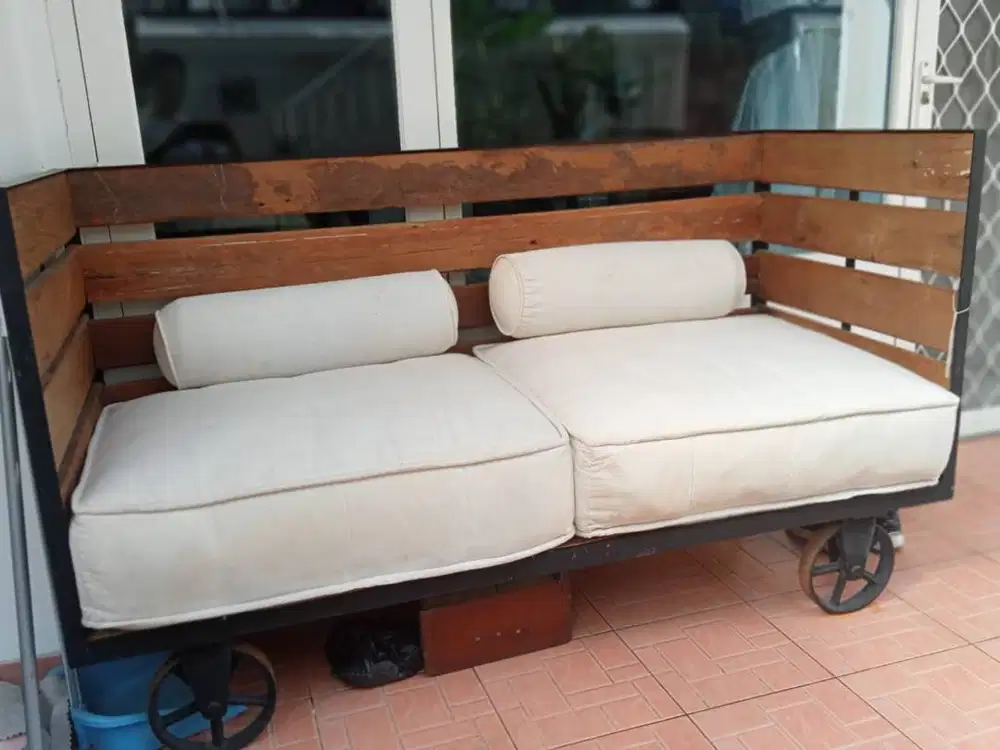 SOFA MODERN RANGKA BESI INDUSTRIAL