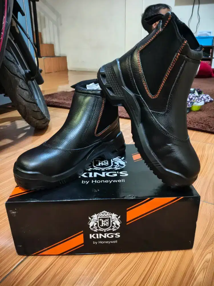 Sepatu Safety Kings
