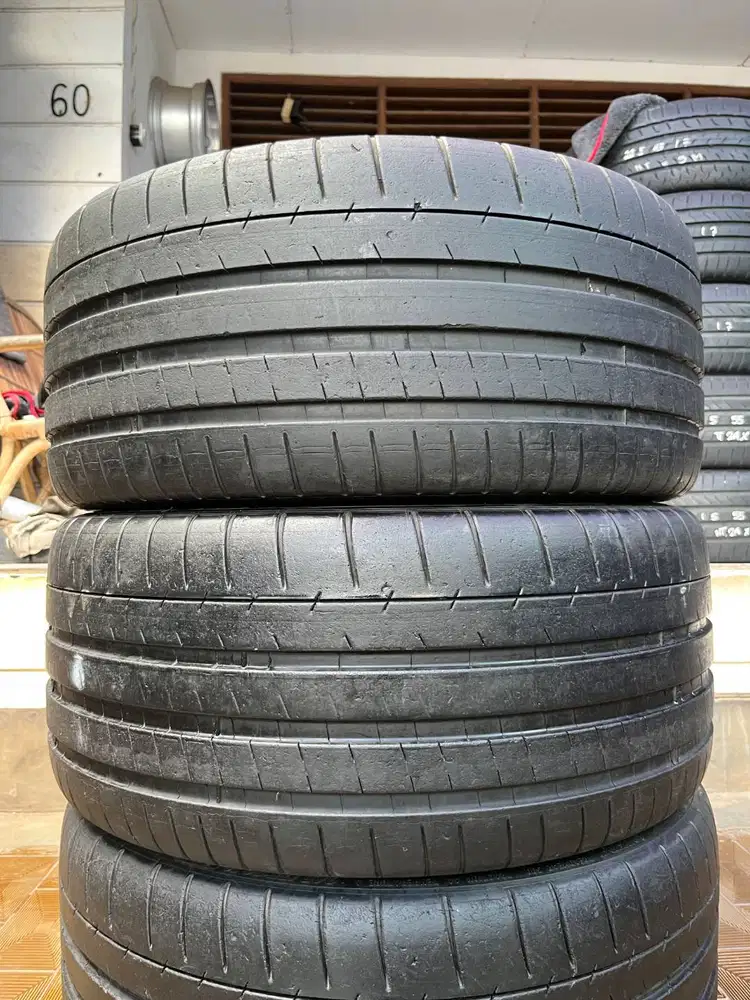 Ban Michelin Pilot Super Sport RFT 245 35 r19 2Pcs