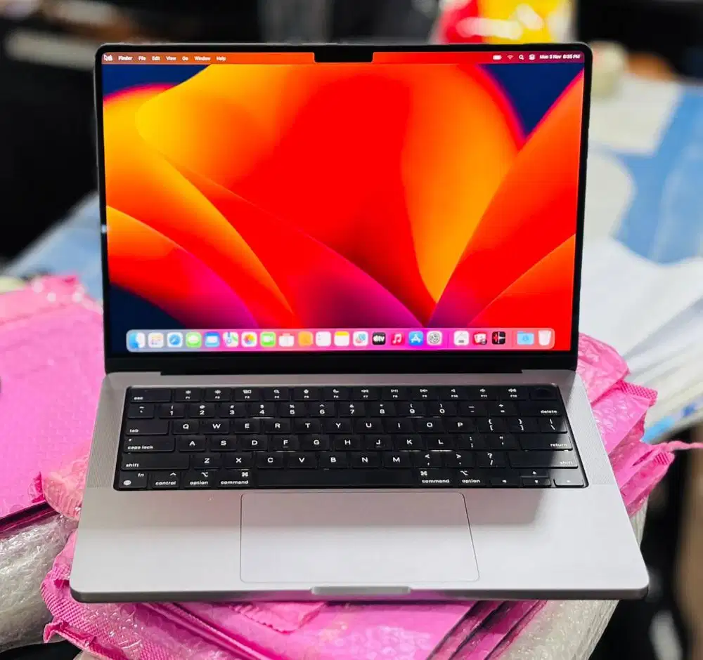 Macbook Pro 2021 M1 Ram 32Gb Layar 14inch 4K N-DC