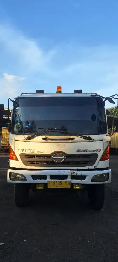 Head Tractor Hino lohan FM 320 6x4